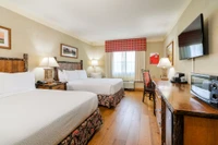 Lodge at Five Oaks guest room