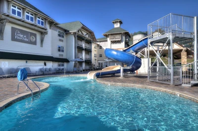 Lodge at Five Oaks Daytime Pool