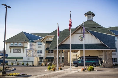 The Lodge at Five Oaks front exterior