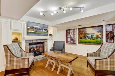 Lodge at Five Oaks lobby