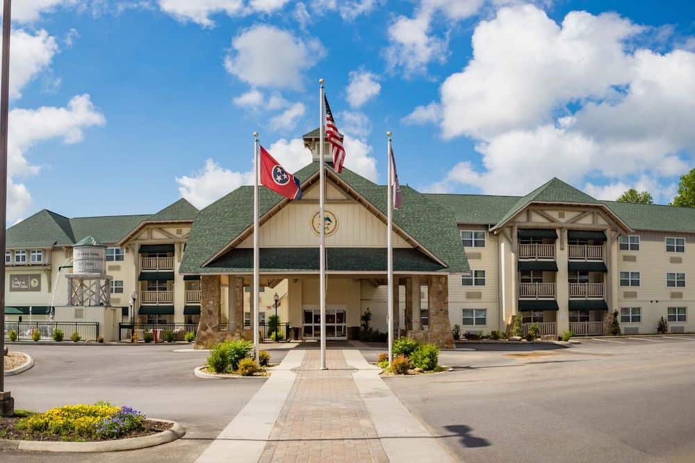 Top 4 Things to Know About Our Sevierville Hotel Before You Visit
