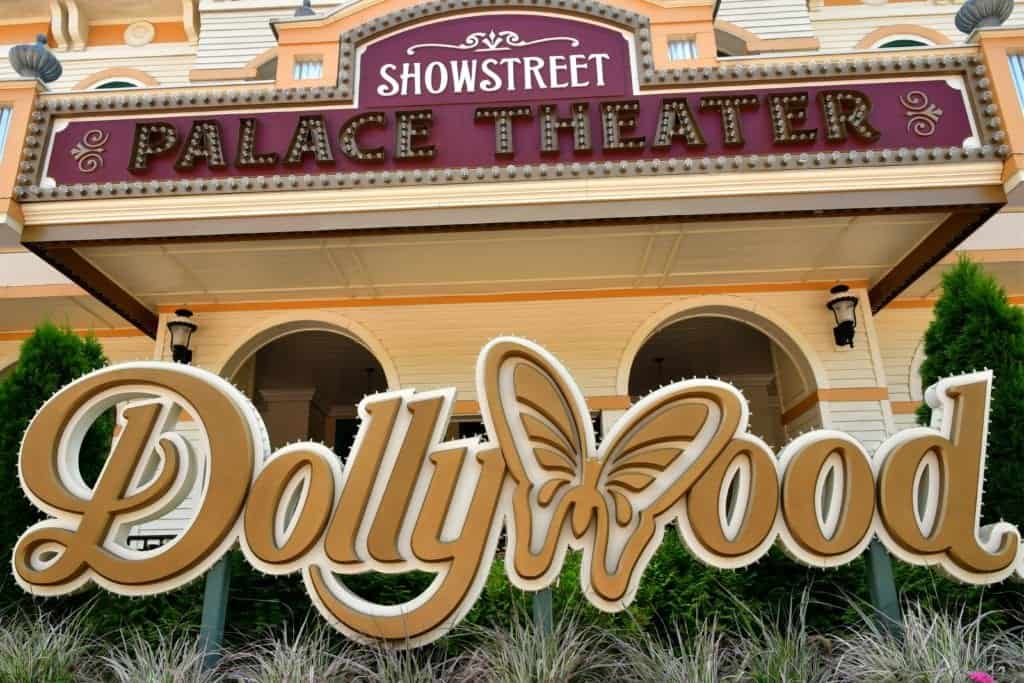 showstreet palace theater in dollywood