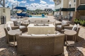 outdoor seating area at the Lodge at Five Oaks Sevierville hotel
