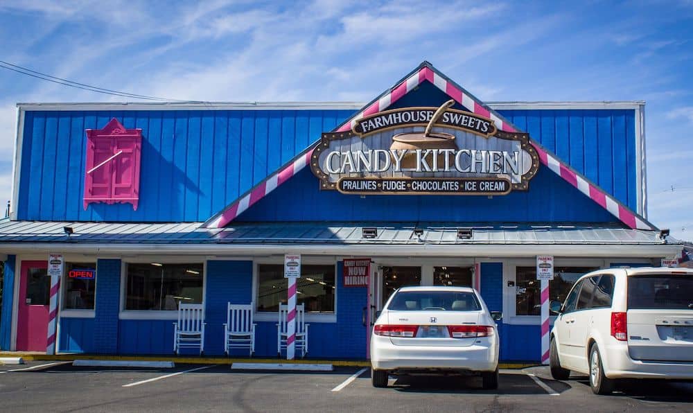 4 Top Candy Stores in Pigeon Forge You Have to Visit