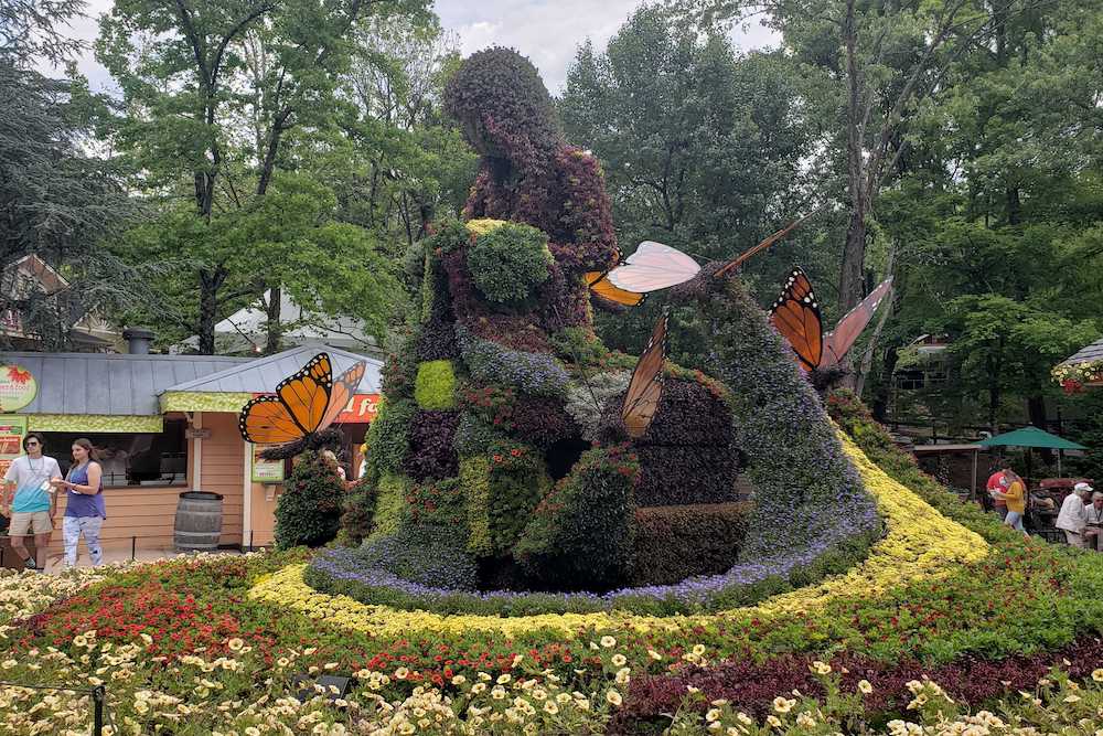 coat of many colors flower sculpture at dollywood flower and food festival